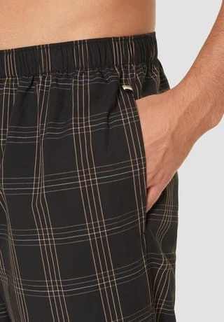 BOSS Schlafanzug, Karo-Design, Für Herren 001 BLACK 6 BOSS Schlafanzug, Karo-Design, Für Herren 001 BLACK – Bild 6